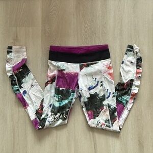 LULULEMON Full Length Patterned Legging W/Ruching at Ankles - Size 4